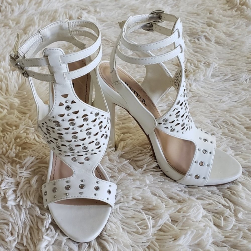 JustFab white heels